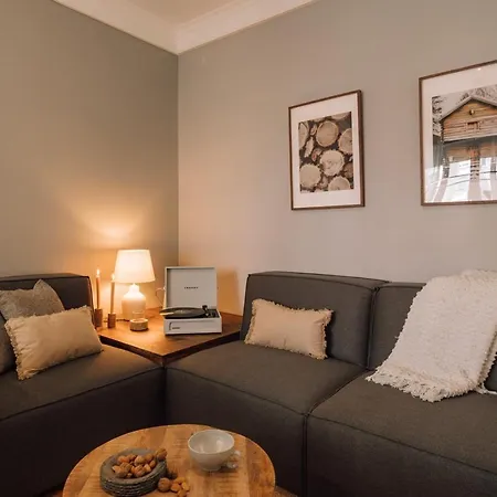 Apartment Alp - 3 Bedrooms, Office And Terrace In Alvalade