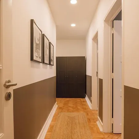 Alp - 3 Bedrooms, Office And Terrace In Alvalade