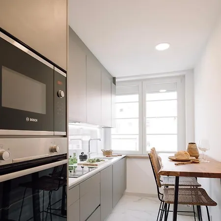 Alp - 3 Bedrooms, Office And Terrace In Alvalade *