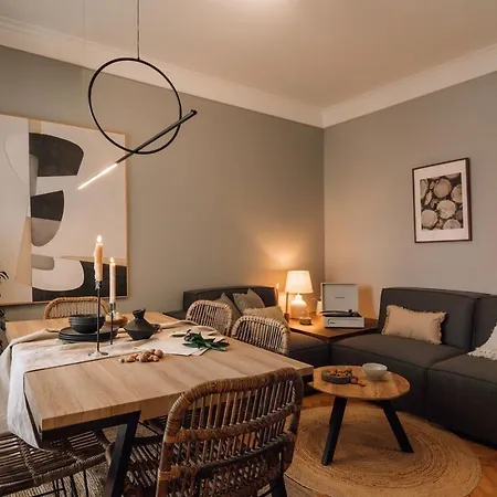 Alp - 3 Bedrooms, Office And Terrace In Alvalade Lizbona